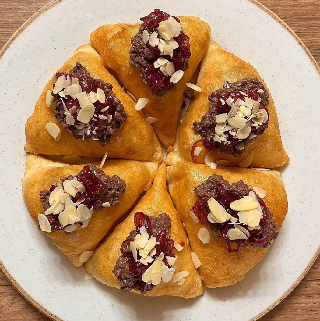 Festive Mediterranean montanare with cranberry and almond — perfect for celebrations